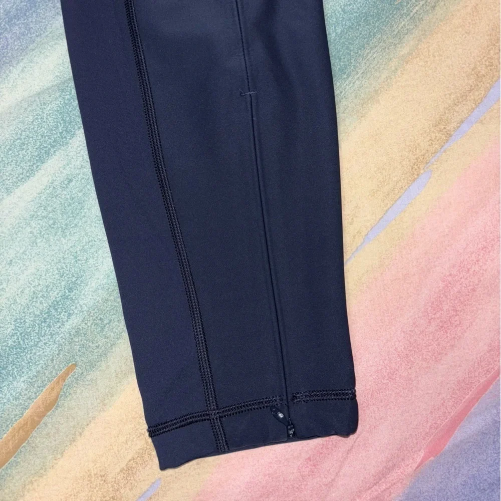 Lululemon Feelin' Frosty Softshell Pants navy women’s size 4